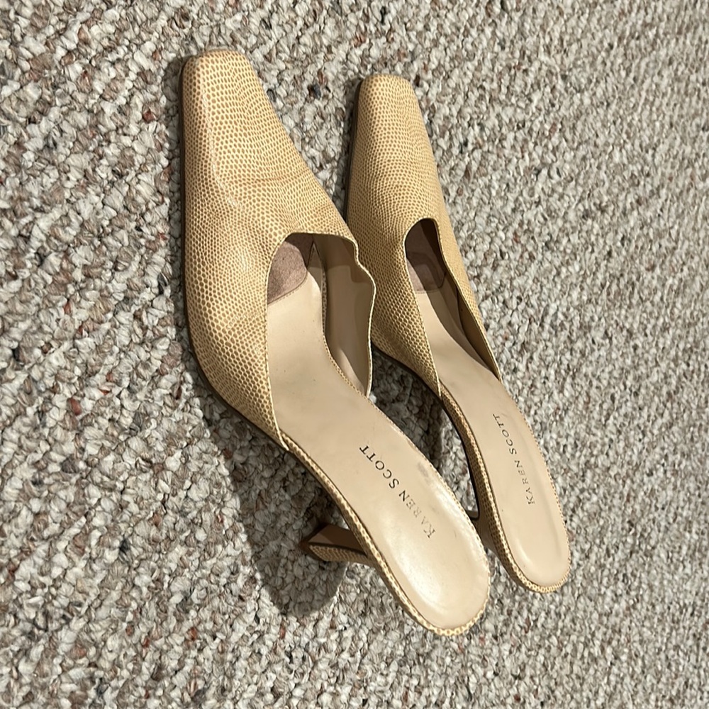 Karen Scott Snakeskin Heels